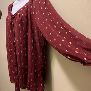 Sara Michelle L/S polyester top w gold detail XL